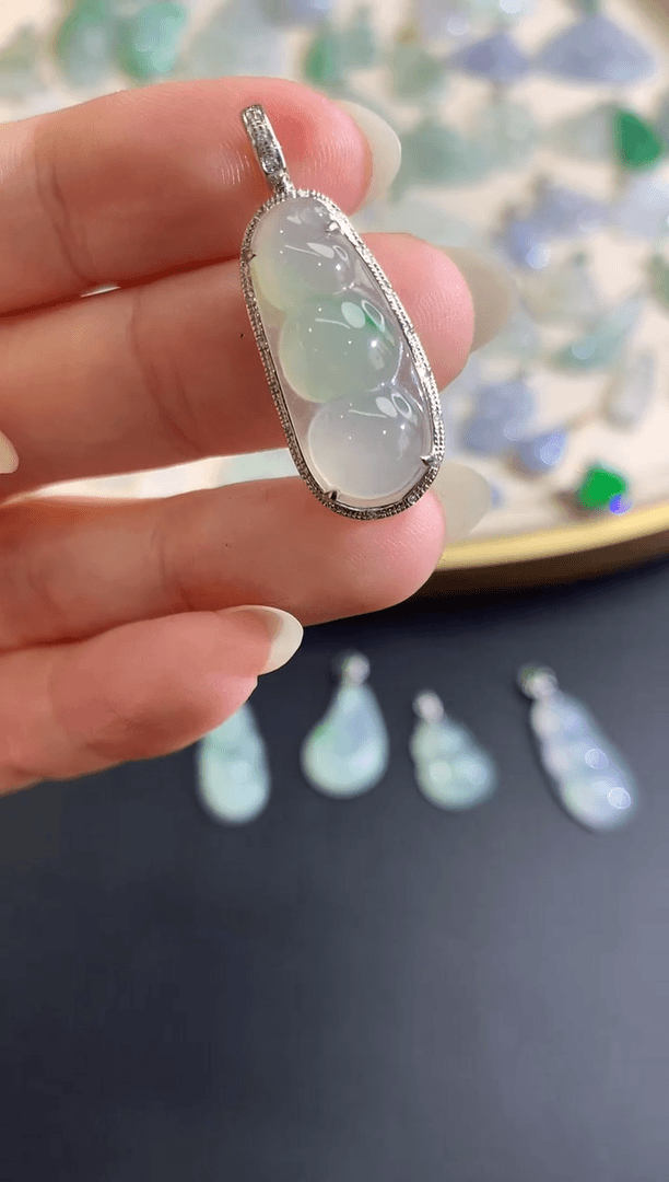 【闪购商品】翡翠吊坠(不含链)18K金镶嵌171豆子|2800+0