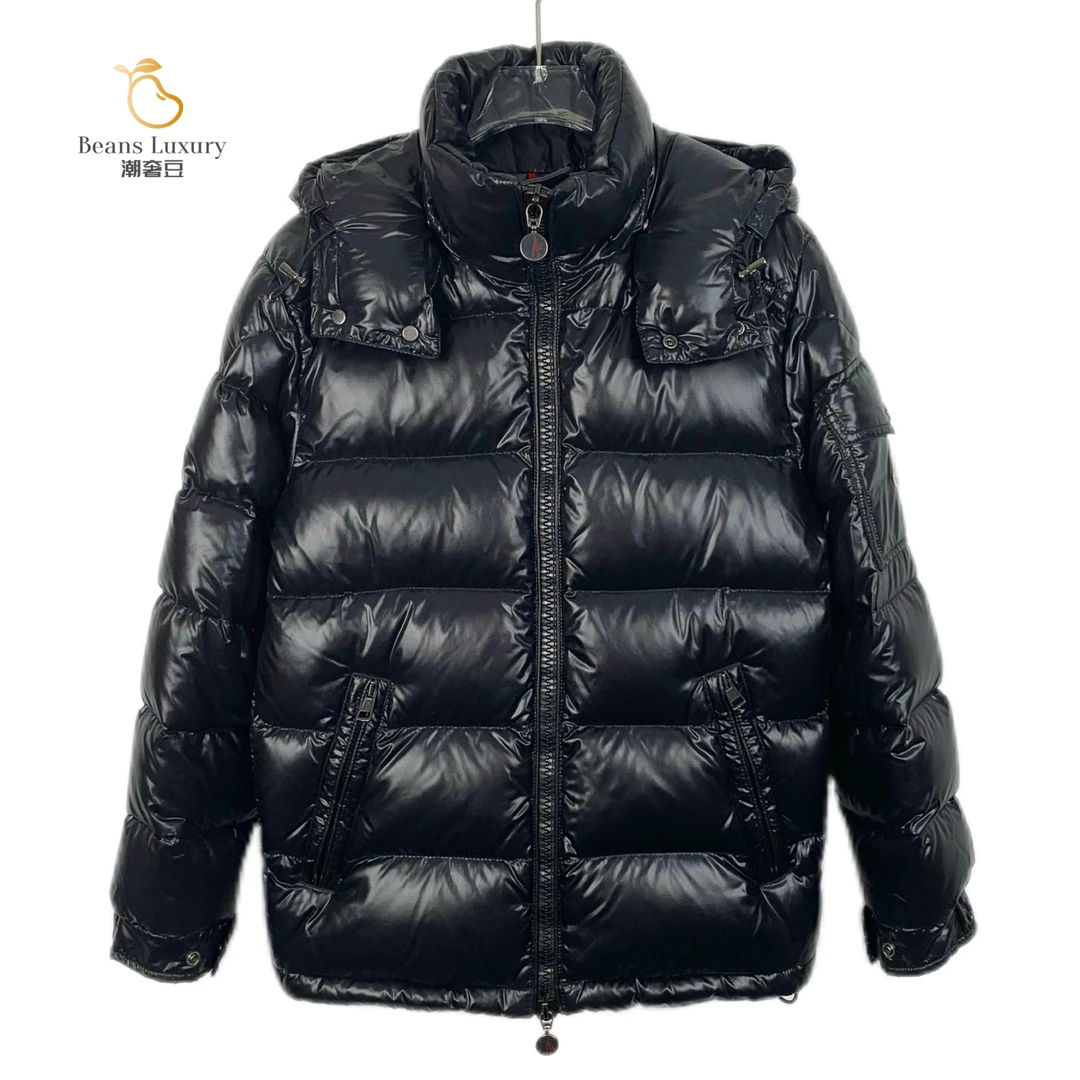 95新 MONCLER 潮奢豆 严选/黑色徽标贴饰连帽绗缝羽绒服/H10923