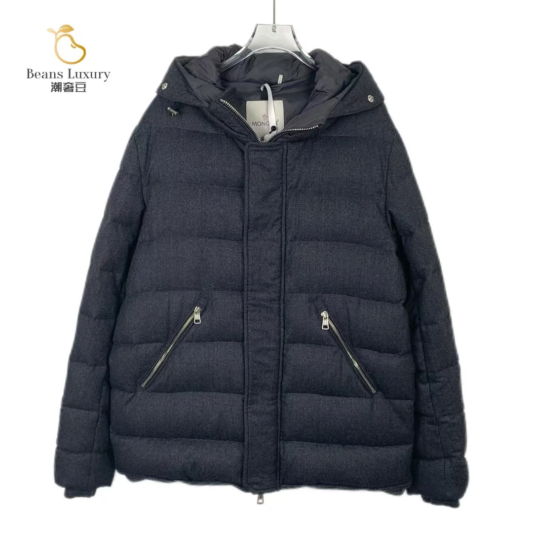 MONCLER99新/潮奢豆 严选/黑色徽标贴饰连帽绗缝外套/017376