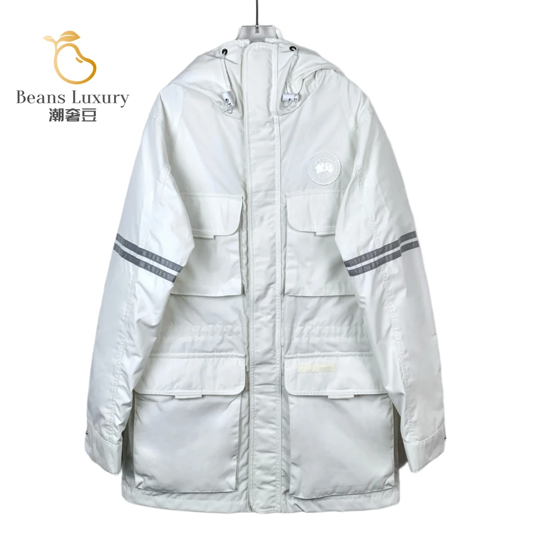 未使用 CANADA GOOSE 白色连帽羽绒服/H9532