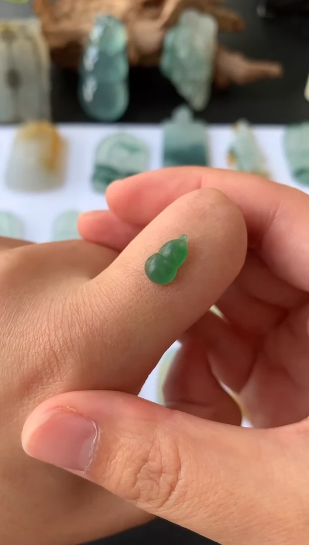 【闪购商品】定制翡翠未镶嵌翡翠