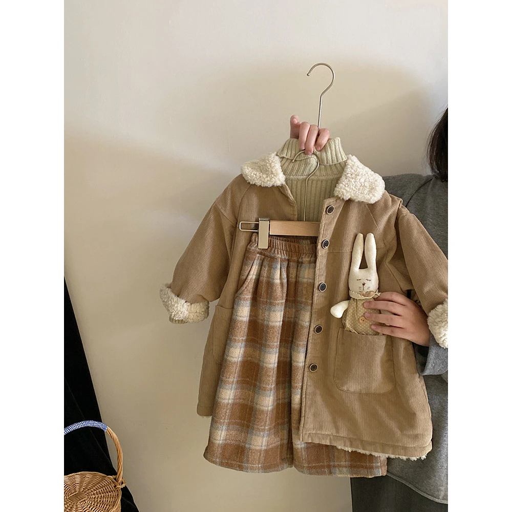 韩版女童夹棉灯芯绒外套2024秋冬新款翻领毛衣打底加绒格子裤套装
