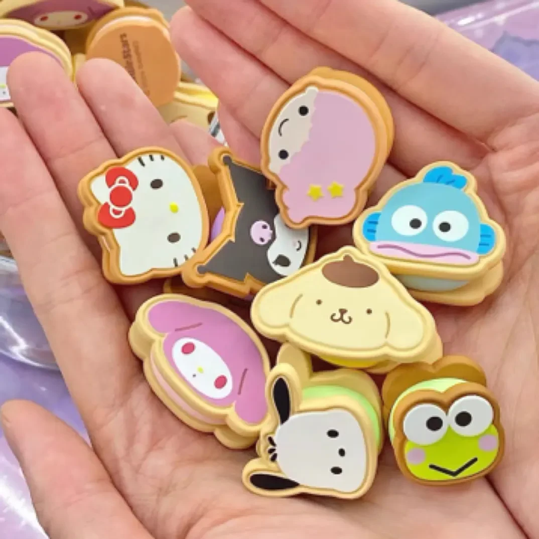 【拆盒】三丽鸥家族夹心饼干糖果粒潮流盲盒桌面装饰品