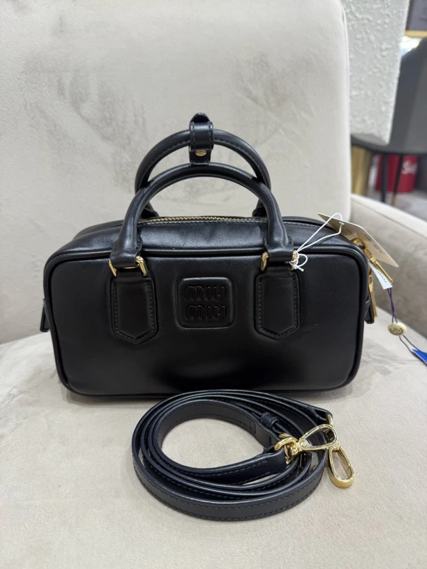 99新 MIU MIU/缪缪 保龄球包单肩斜挎包