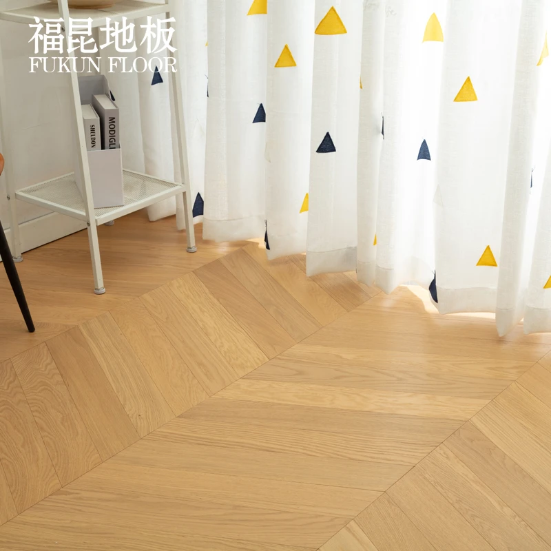 天然原木新三层橡木鱼骨拼本色奶油风黑胡桃地热锁扣地板厂家直销