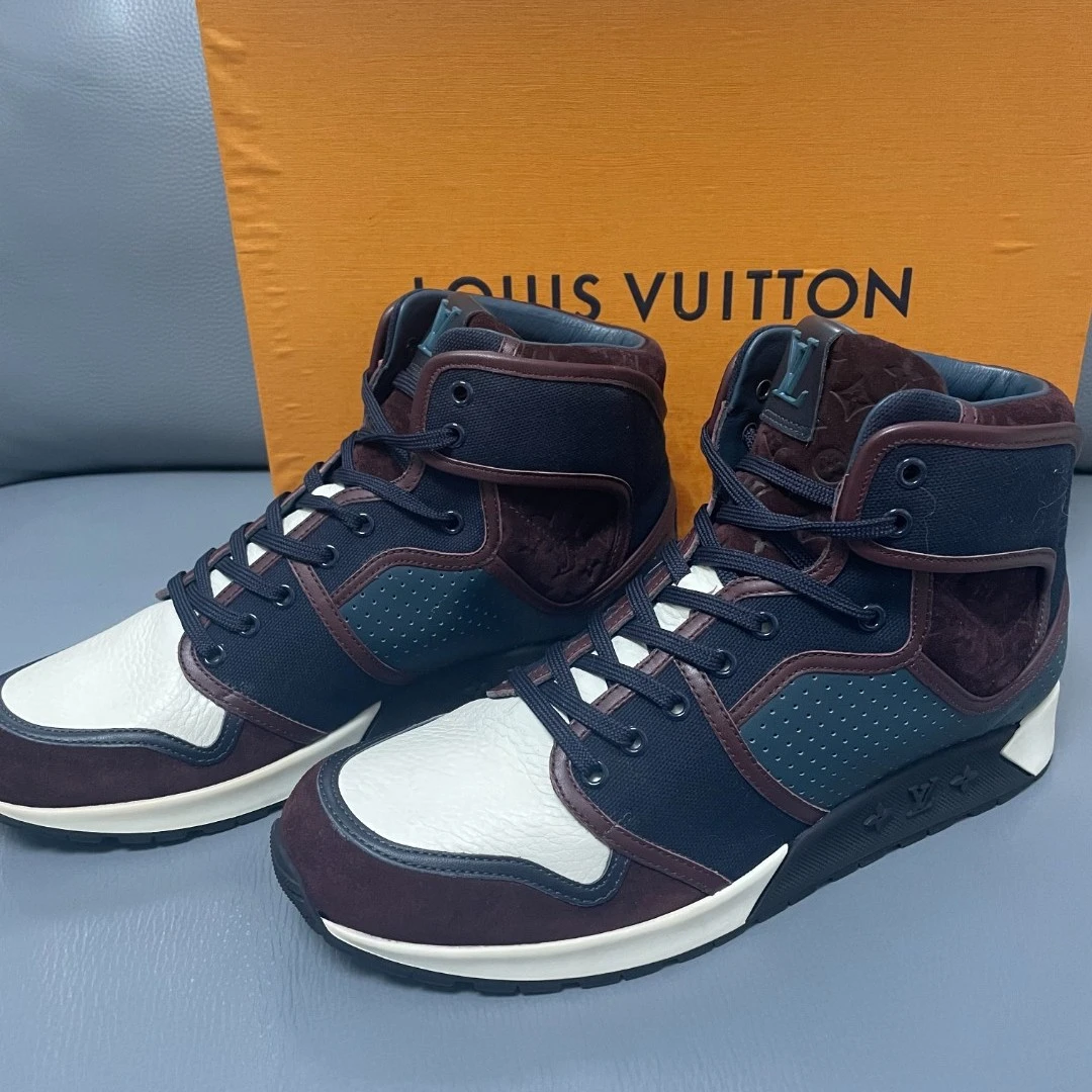全新未使用 LouisVuitton/路易威登 休闲男士黑蓝复古高帮男板鞋
