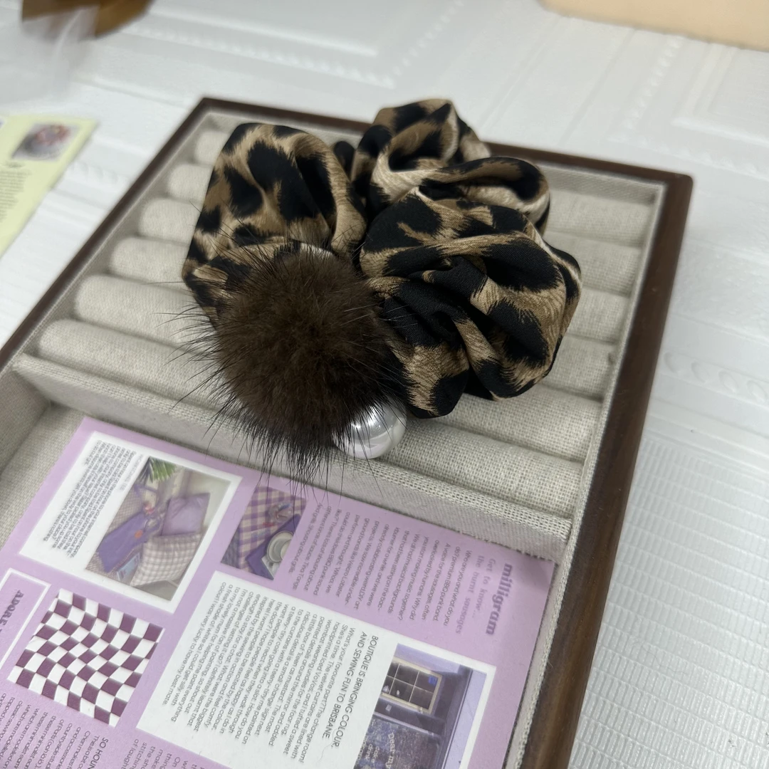 【卓菲】原单设计纹理真水貂毛珍珠简约气质款发圈1655清新时尚