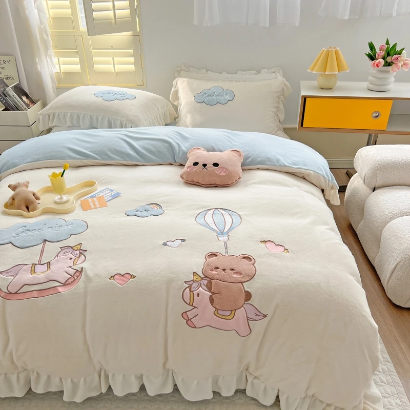 秋冬家居 牛奶绒四件套 柔软小清新刺绣  木马熊