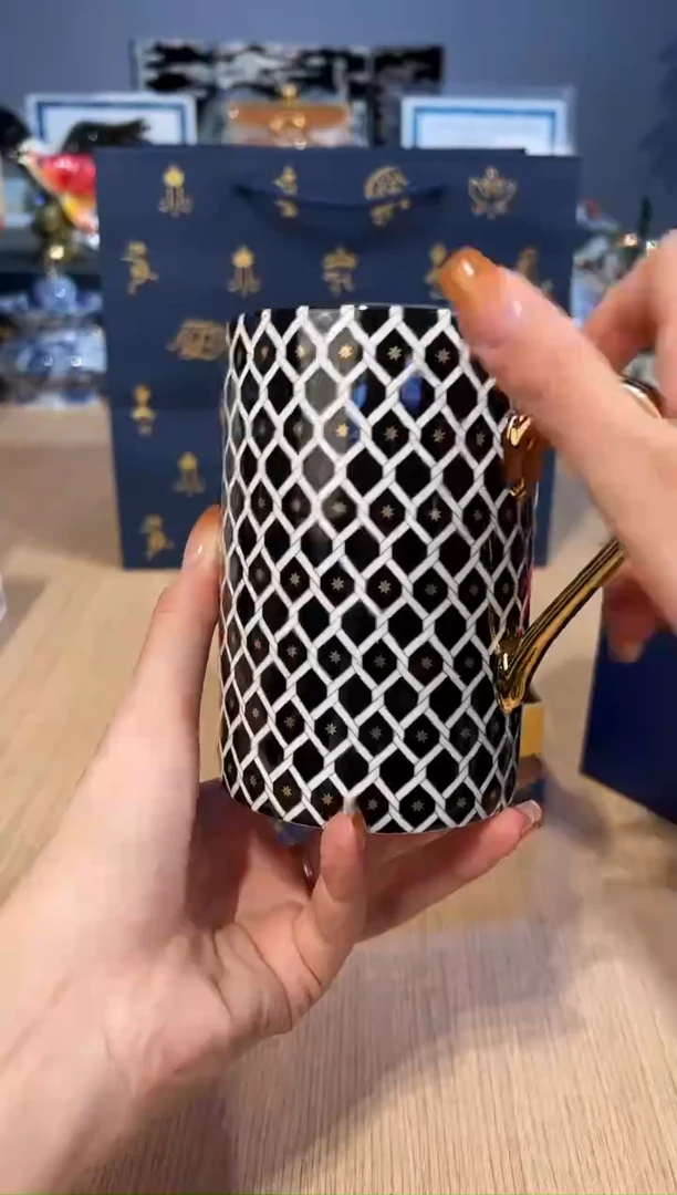 【闪购商品】杯232俄皇STAR马克杯（黑）