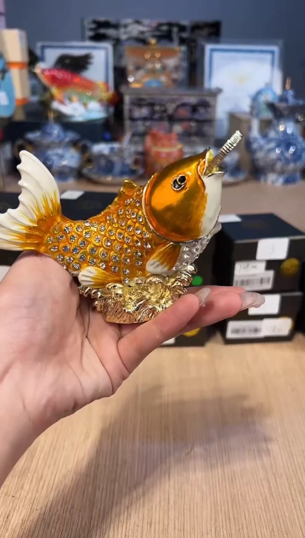 【闪购商品】杯281金色含钱鱼