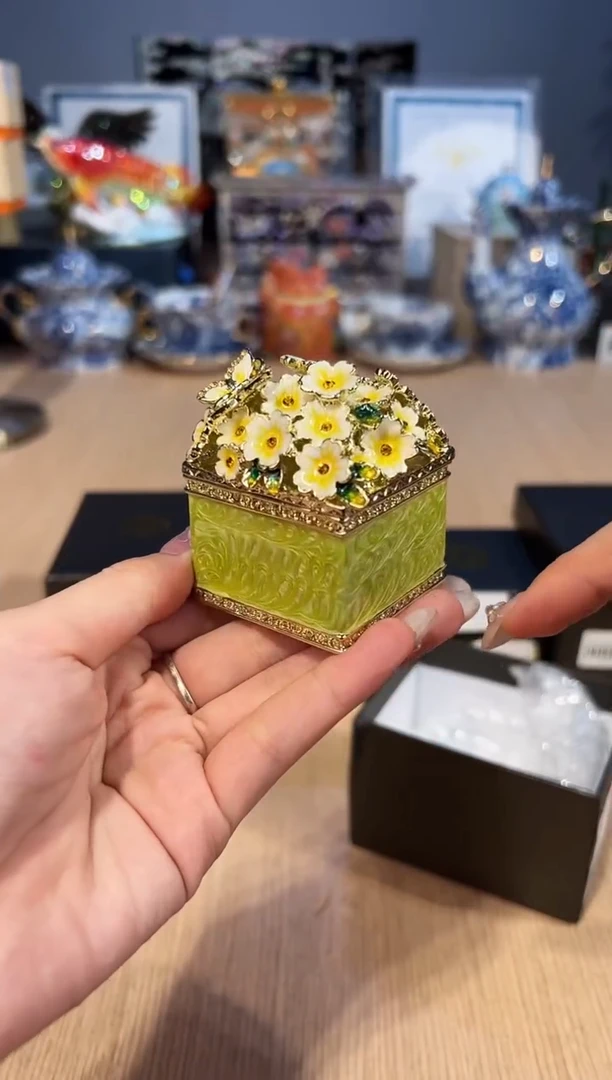 【闪购商品】杯232绿色方形樱花盒