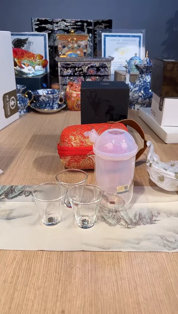 【闪购商品】杯51晶焱粉兔旅行套