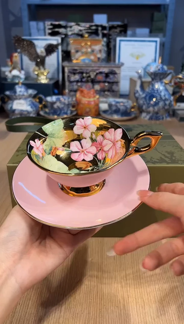 【闪购商品】杯152自然写生（粉釉天竺葵杯碟）