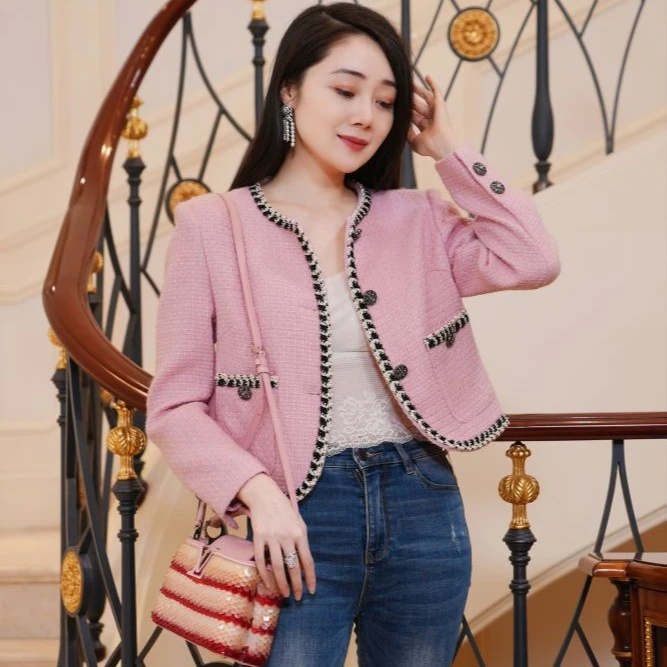 Ayanwang  “粉色浪漫”粉黑小香风外套气质