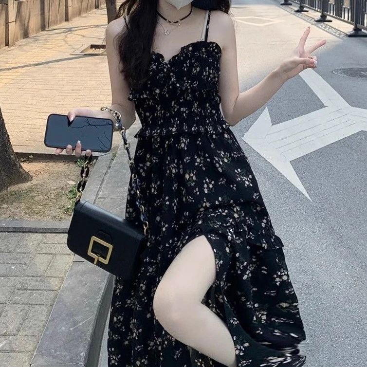 法式碎花吊带中长款连衣裙显瘦收腰气质开叉性感中长裙女夏季茶歇