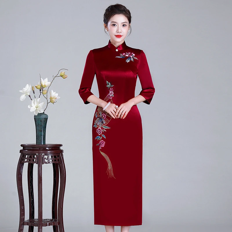 高端妈妈结婚礼服气质新款刺绣醋酸缎喜婆婆婚宴夏秋改良中式旗袍