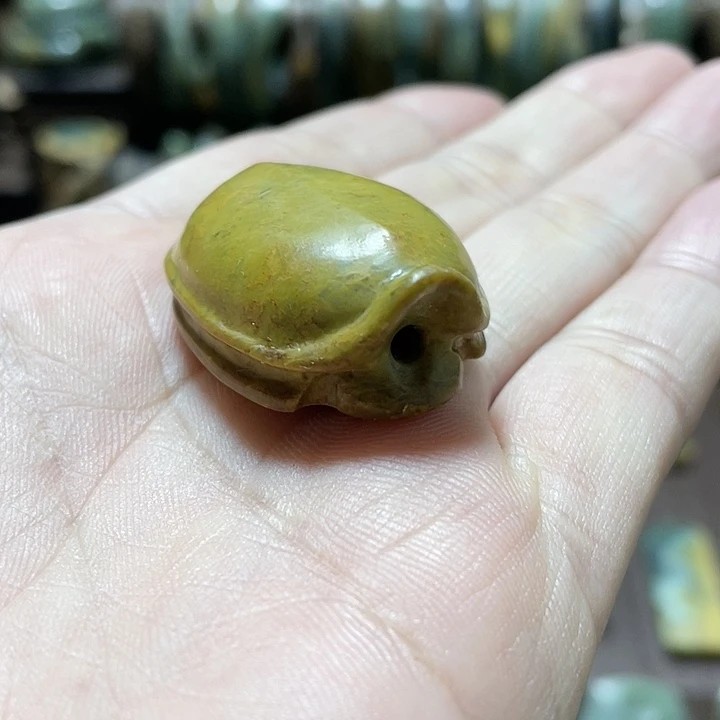岫岩河磨玉（透闪石质玉）挂件未镶嵌