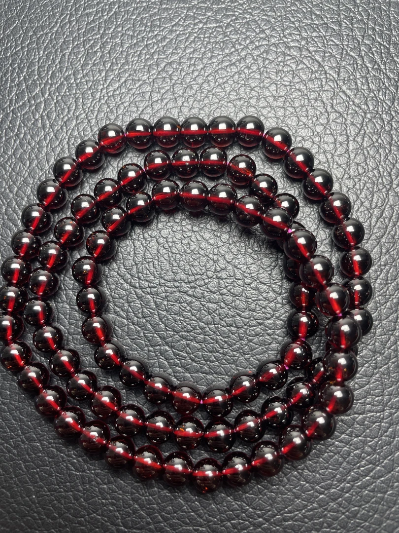 毕业级酒红色石榴石手链卡5.5绕手三圈（老矿料）