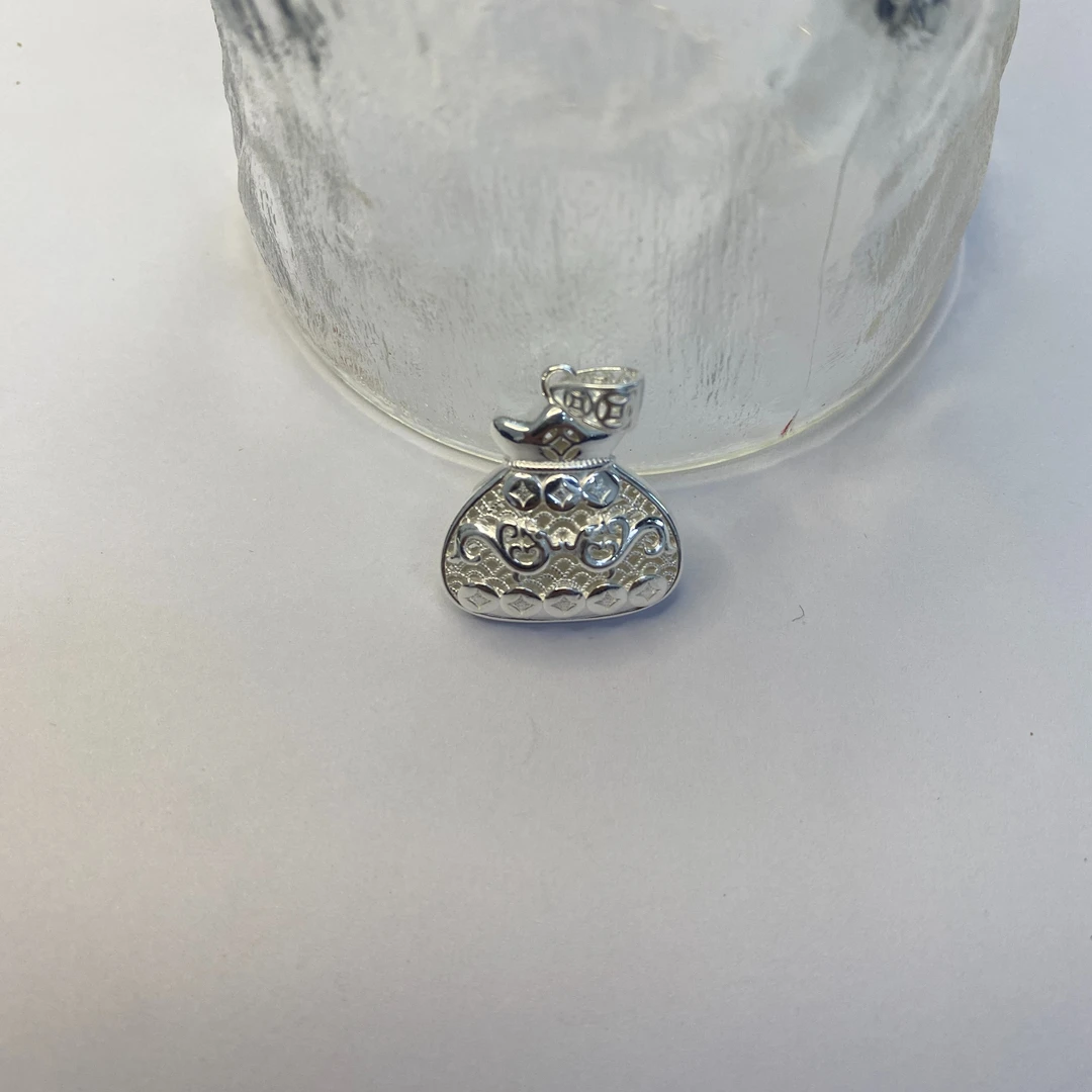 足银银制品 精美足银福袋吊坠时尚银制品素款复古