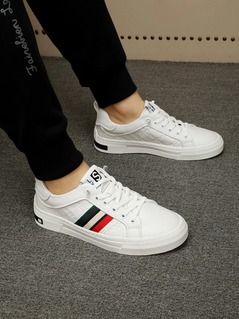 男士时尚百搭小白鞋透气休闲板鞋春秋季潮鞋