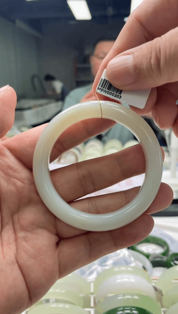 【闪购商品】和田玉手镯未镶嵌编码0203 圈口56-57