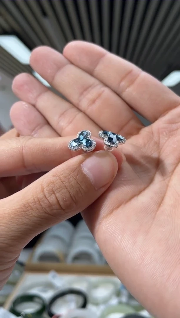 【闪购商品】托帕石耳饰银S925镶嵌三叶草耳饰 多样性发货其一