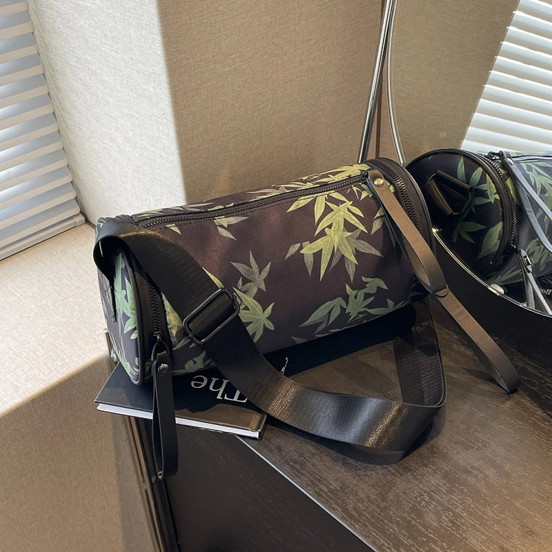 时尚休闲防水潮流学生迷彩街头户外百搭多功能韩版单肩短途旅行包