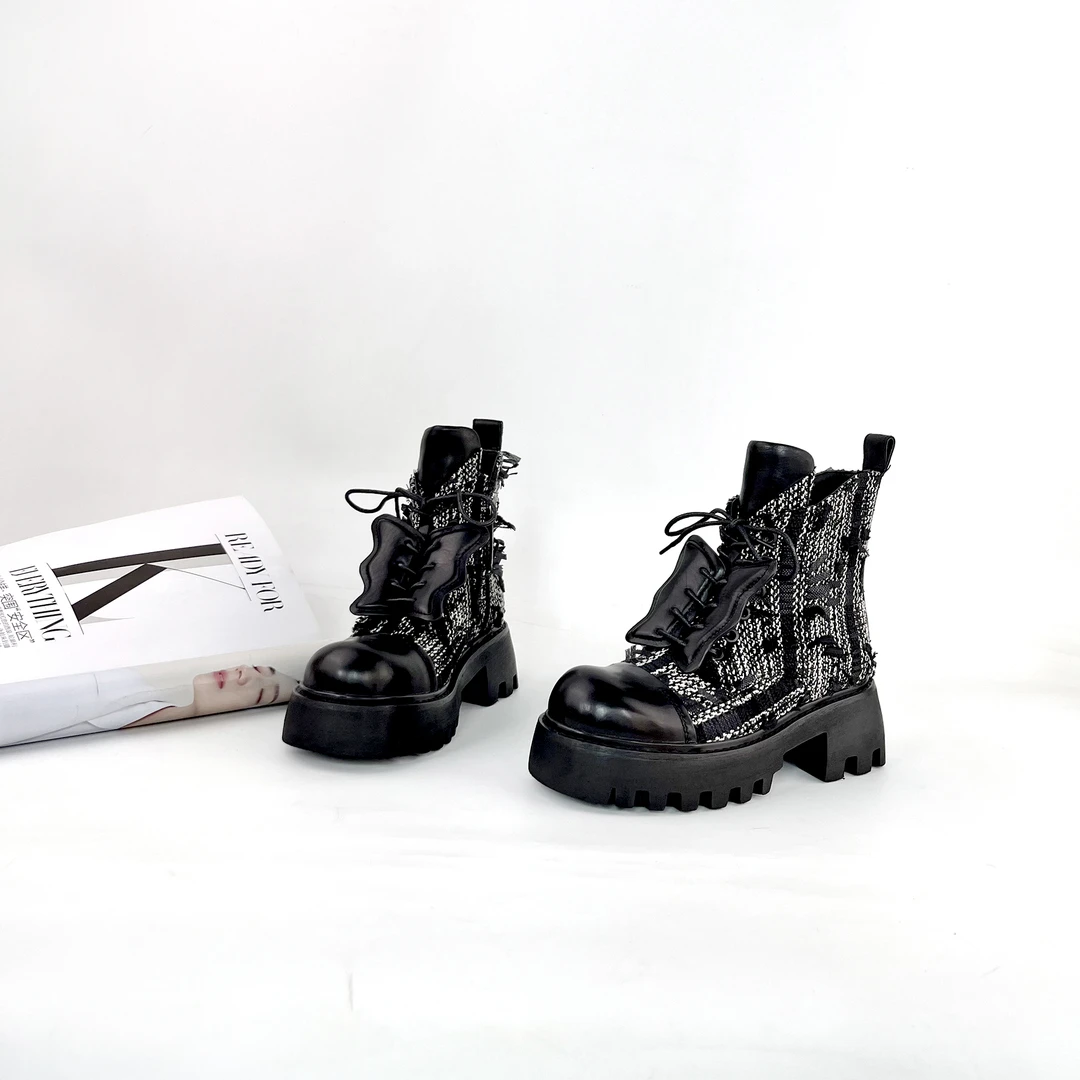 火爆秋季新款百搭女士英伦风真皮复古洋气马丁靴小短靴23X13-61