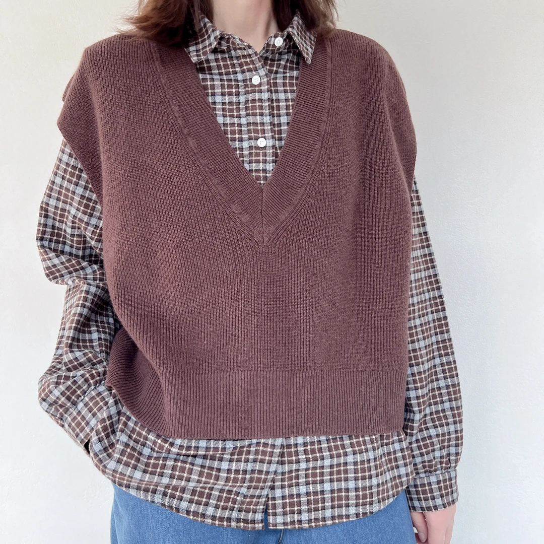 时尚V领针织马甲背心100% 绵羊毛秋冬宽松叠穿外搭无袖坎肩毛衣女