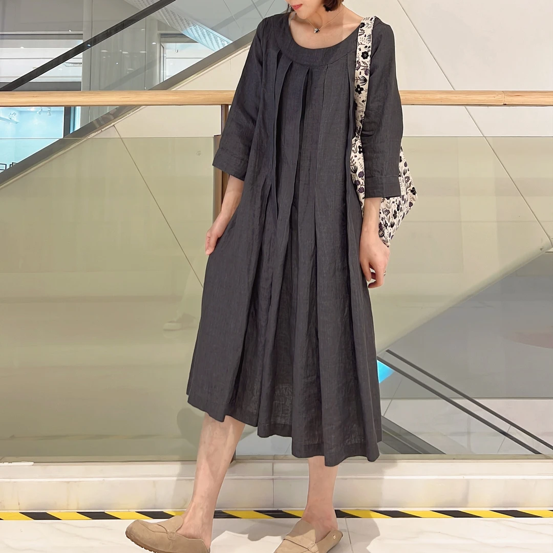 亚麻连衣裙女2023夏新款圆领褶皱七分袖休闲减龄宽松显瘦过膝长裙