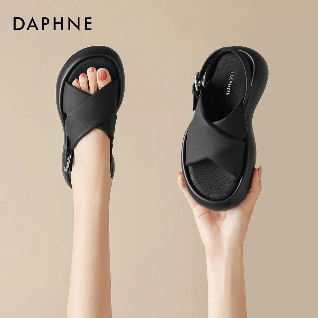 达芙妮厚底凉鞋女款2025新款夏外穿精致运动软底休闲鞋海边沙滩鞋