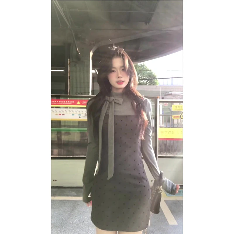 韩系甜美学院风灰色蝴蝶结打底衫女秋冬季波点背心连衣裙两件套装