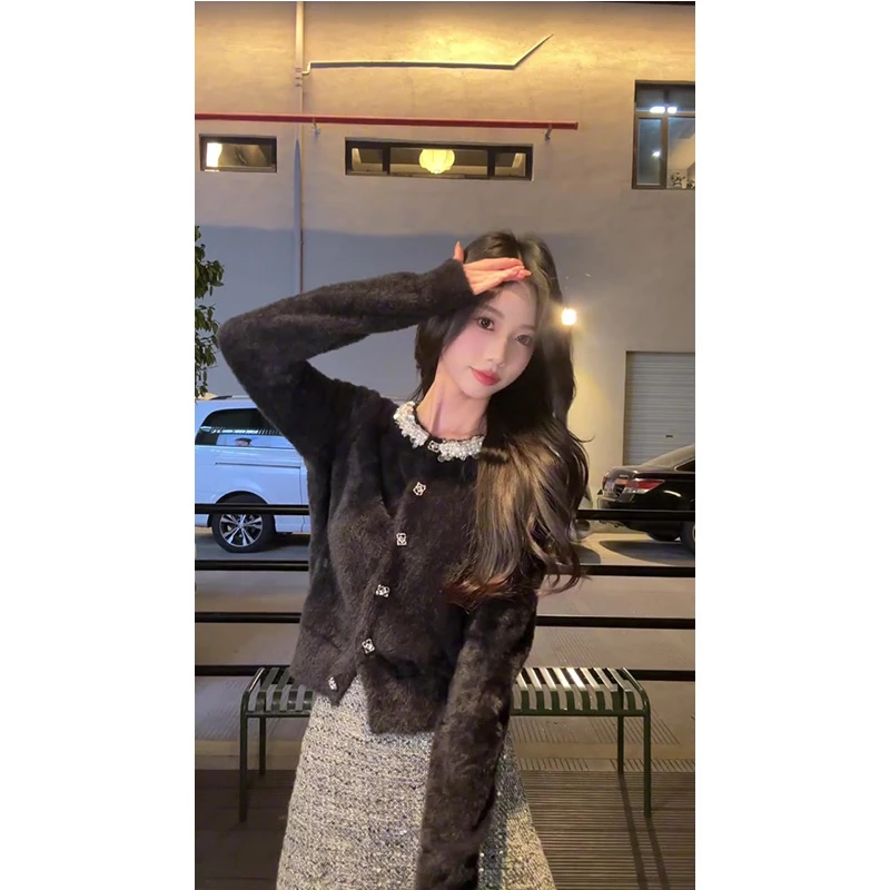 高级感小香风黑色针织开衫女秋冬季内搭毛毛打底衫半身裙两件套装