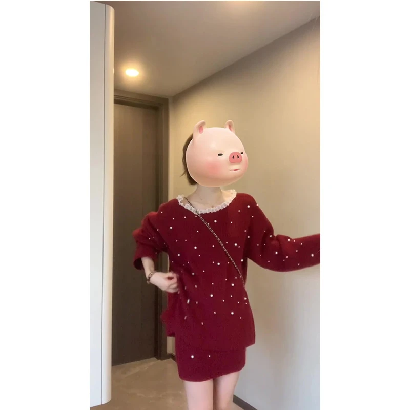 新年战袍圣诞穿搭红色蕾丝领毛衣女秋冬新款钉珠针织衫半身裙套装