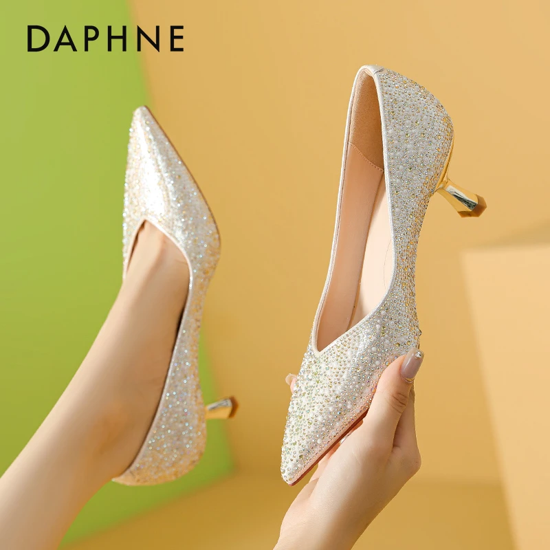 达芙妮法式气质高跟鞋御姐性感婚鞋新娘鞋尖头细跟水钻浅口单鞋女