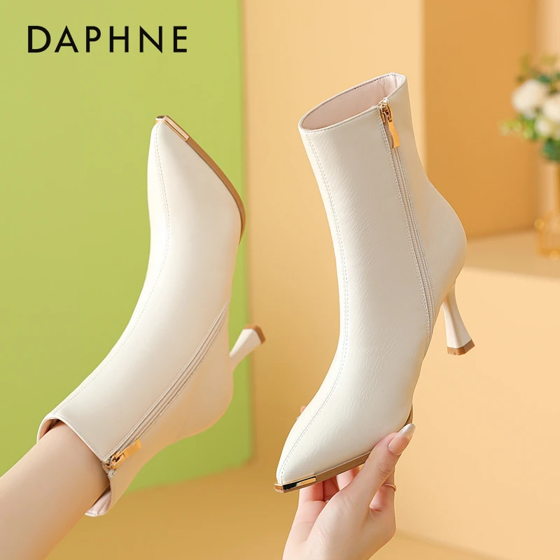 达芙妮白色加绒百搭高跟短靴女2025新款秋冬细跟法式瘦瘦靴女时尚