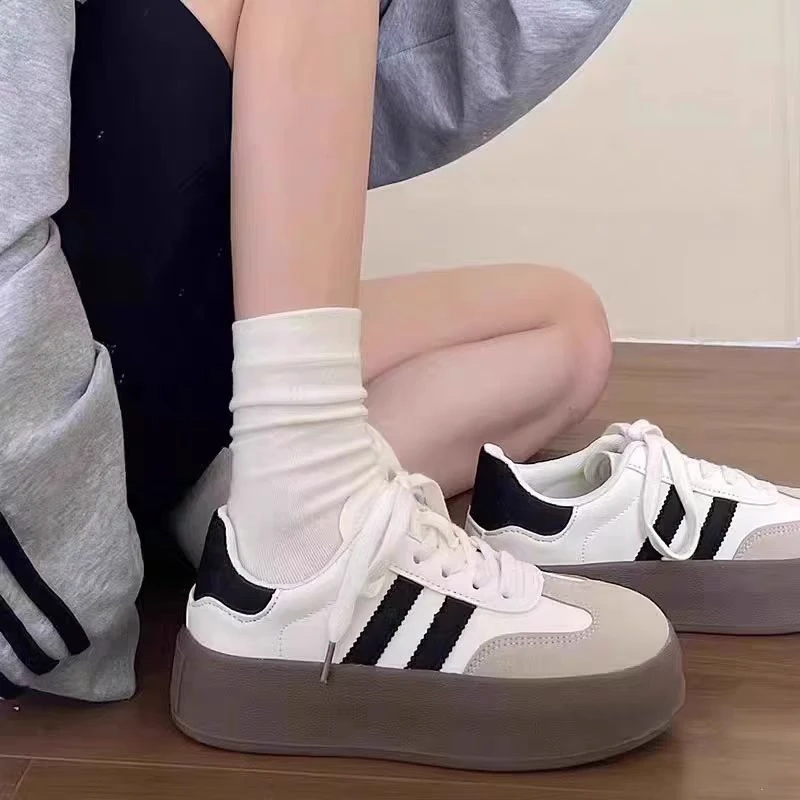 小白鞋女厚底2025年春秋新款阿甘德训鞋百搭休闲板鞋松糕系带单鞋