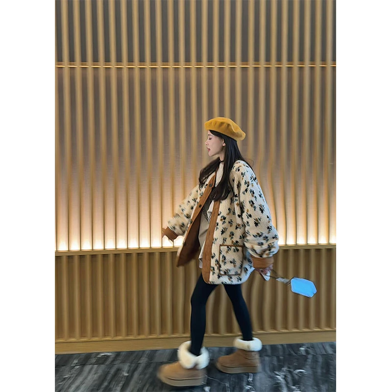 秋冬新款盐系轻奢风独特设计感印花保暖长袖外套宽松百搭休闲上衣