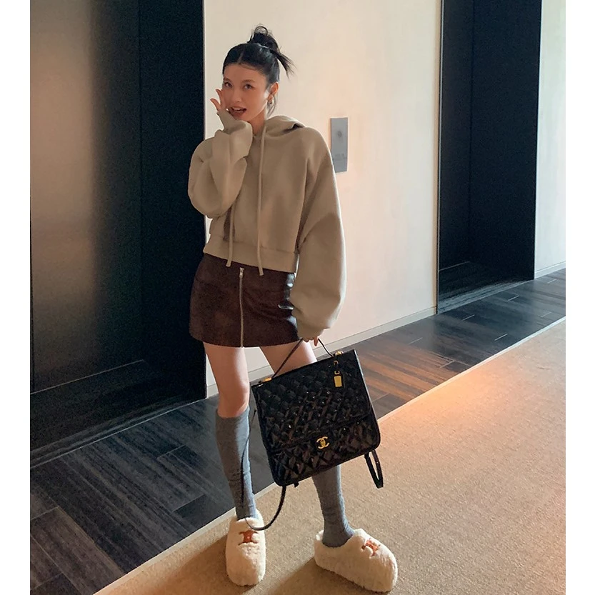 2025秋季季新款宽松休闲连帽卫衣女前拉链时尚高腰显瘦包臀皮短裙