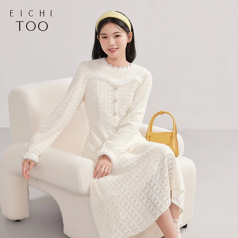 A爱居兔淑女磨毛蕾丝长袖针织连衣裙EQLCJ4M002A