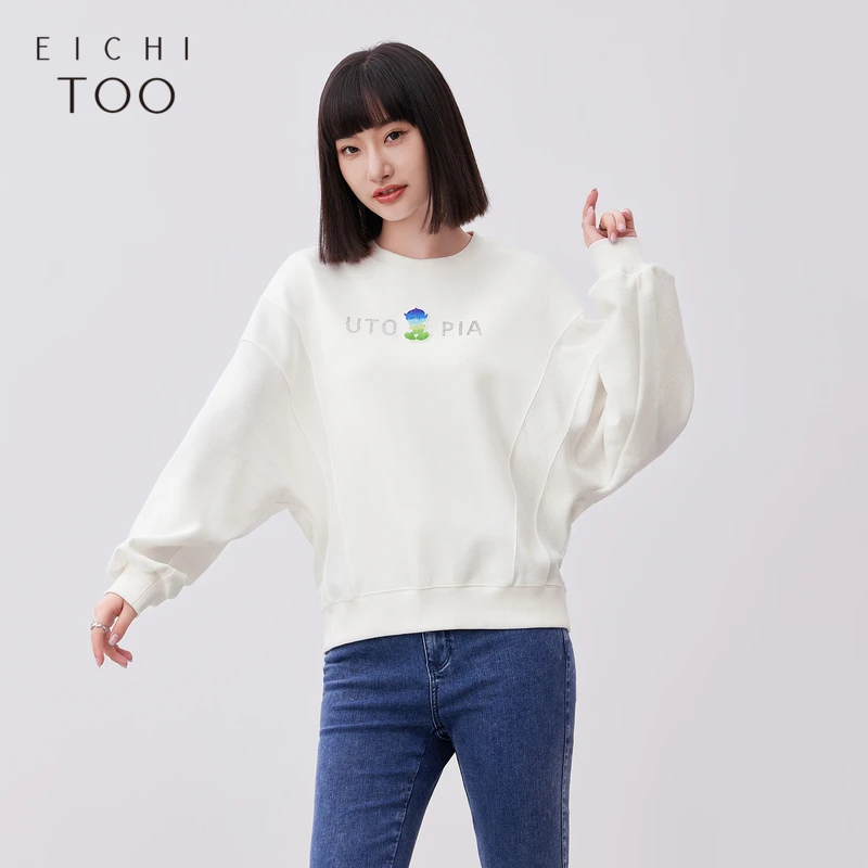 A爱居兔女装时尚胶标与印花烫钻宽松无帽卫衣ENZWJ1N016A