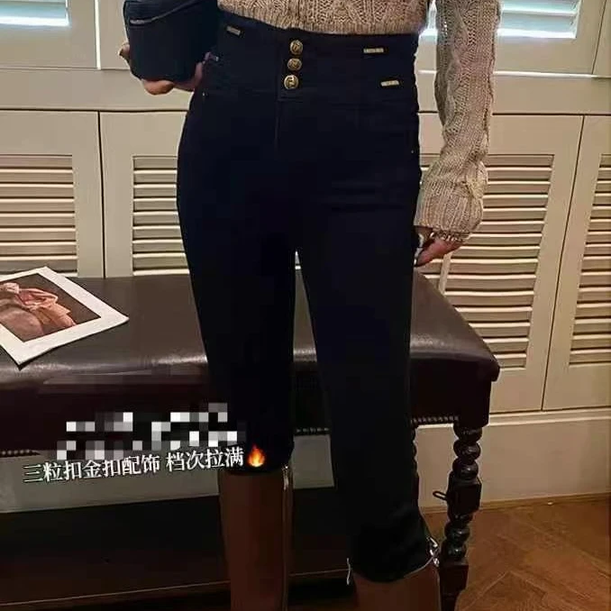 1988 STUDIO•(档次拉满）三粒小金扣复合一体绒牛仔小脚裤