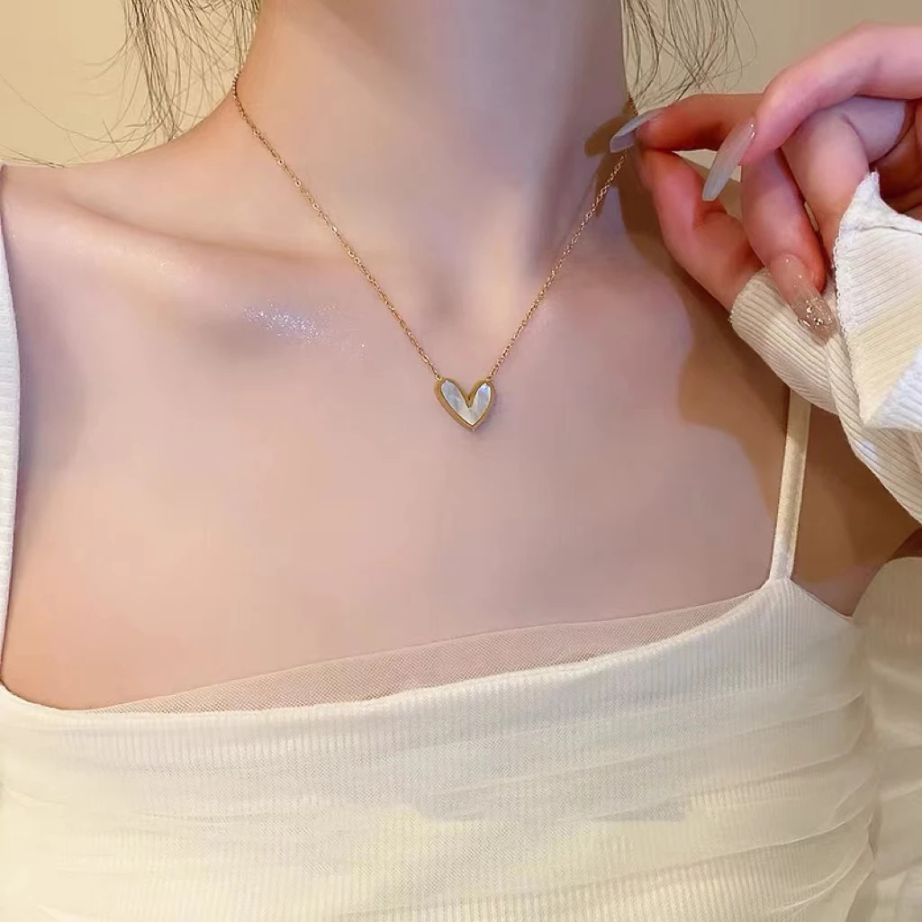 钛钢项链 不掉色贝壳小爱心项链轻奢高级感心形锁骨链时尚女饰品