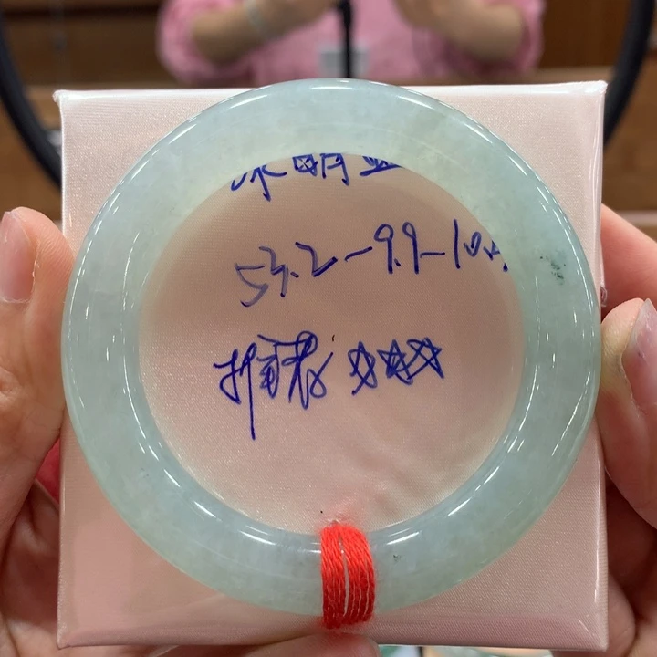翡翠手镯未镶嵌翡翠手镯