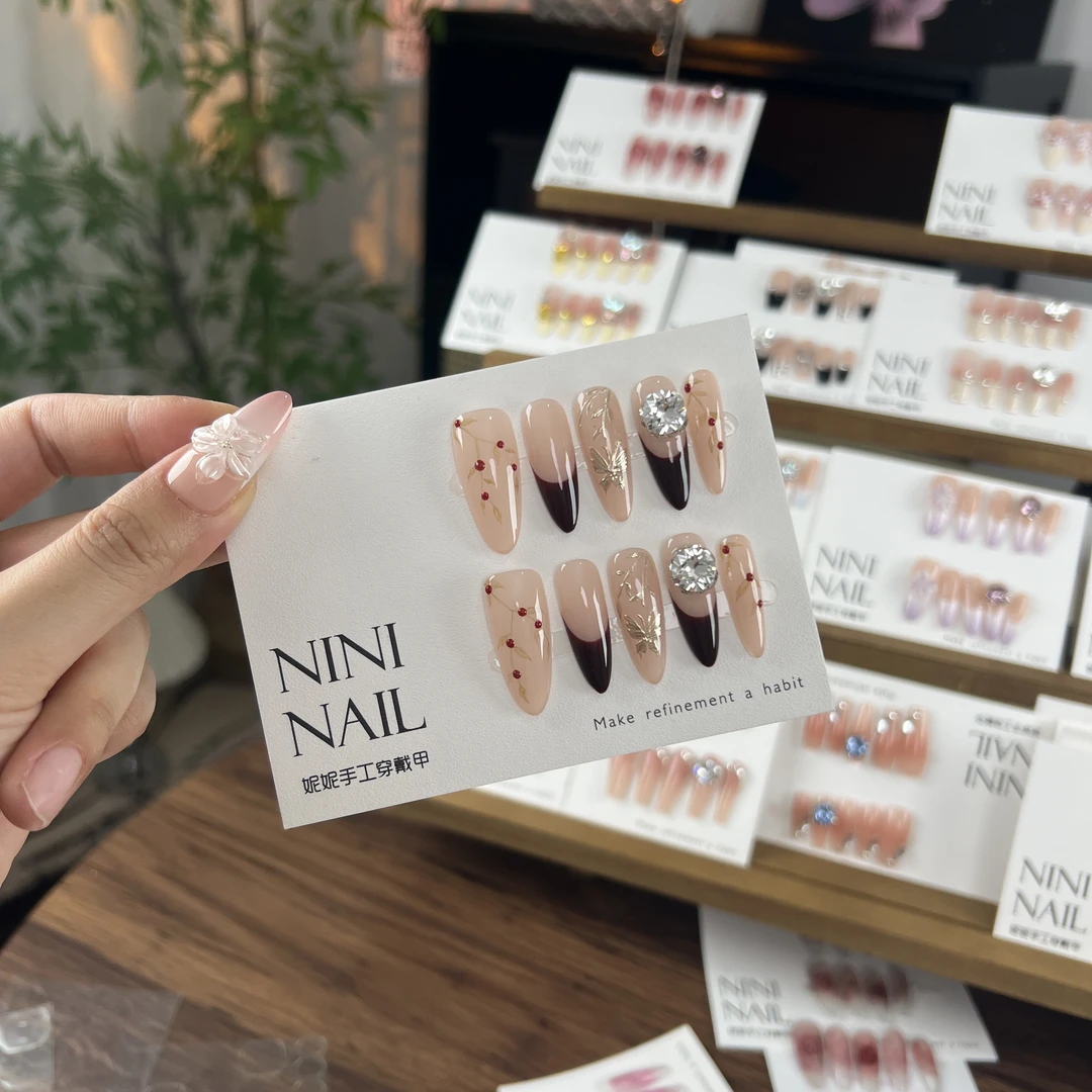 NINI【红豆生南国】手绘立体红豆法式牛血红显白施家华子钻穿戴甲