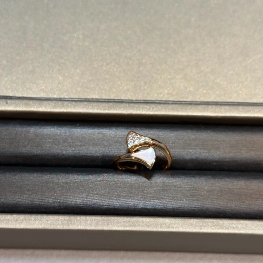 合金莫桑石戒指 JOJO设计师集合店钻面小裙子戒指