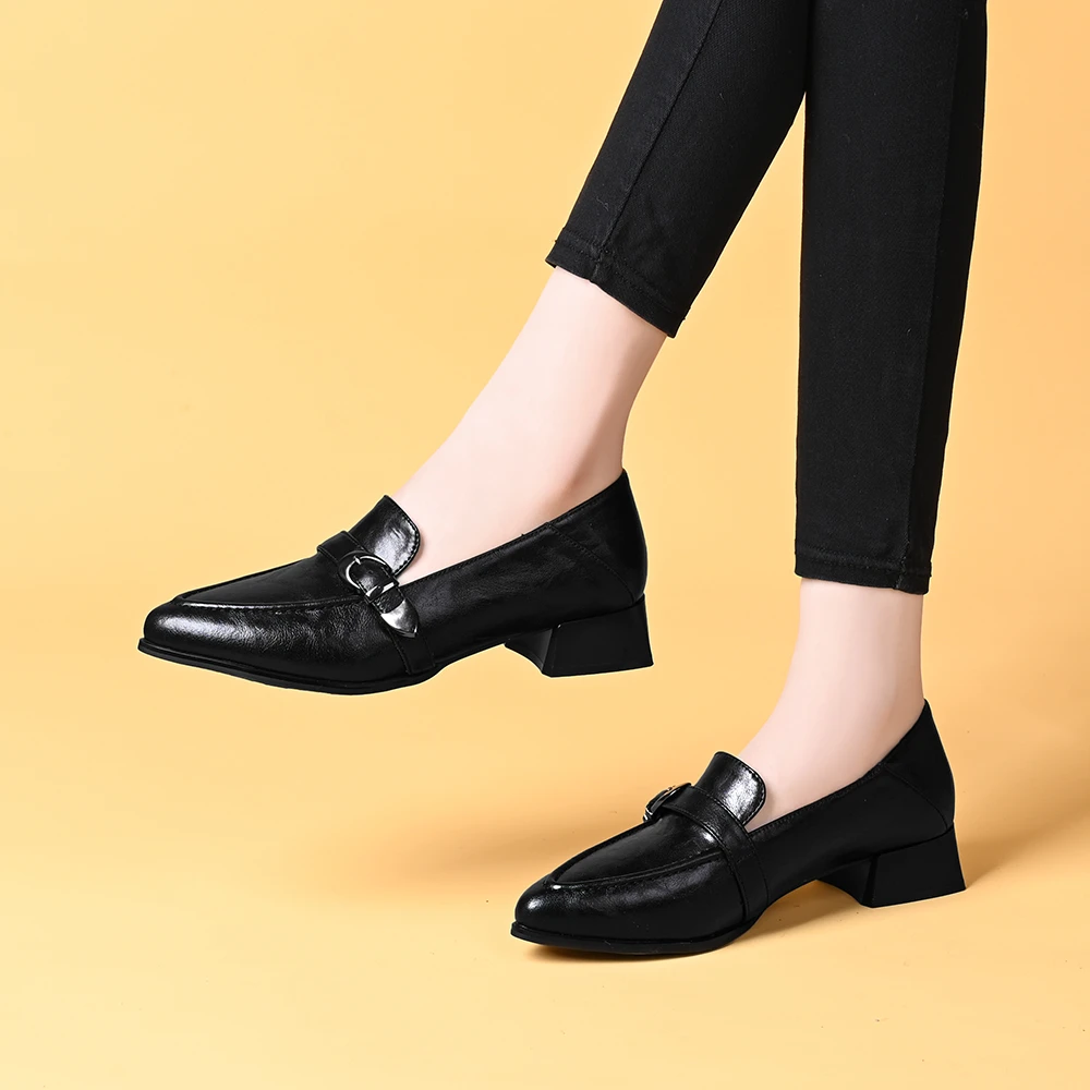 春秋新款洋气皮带扣时尚粗跟英伦尖头低跟皮鞋女乐福鞋女LF 9901