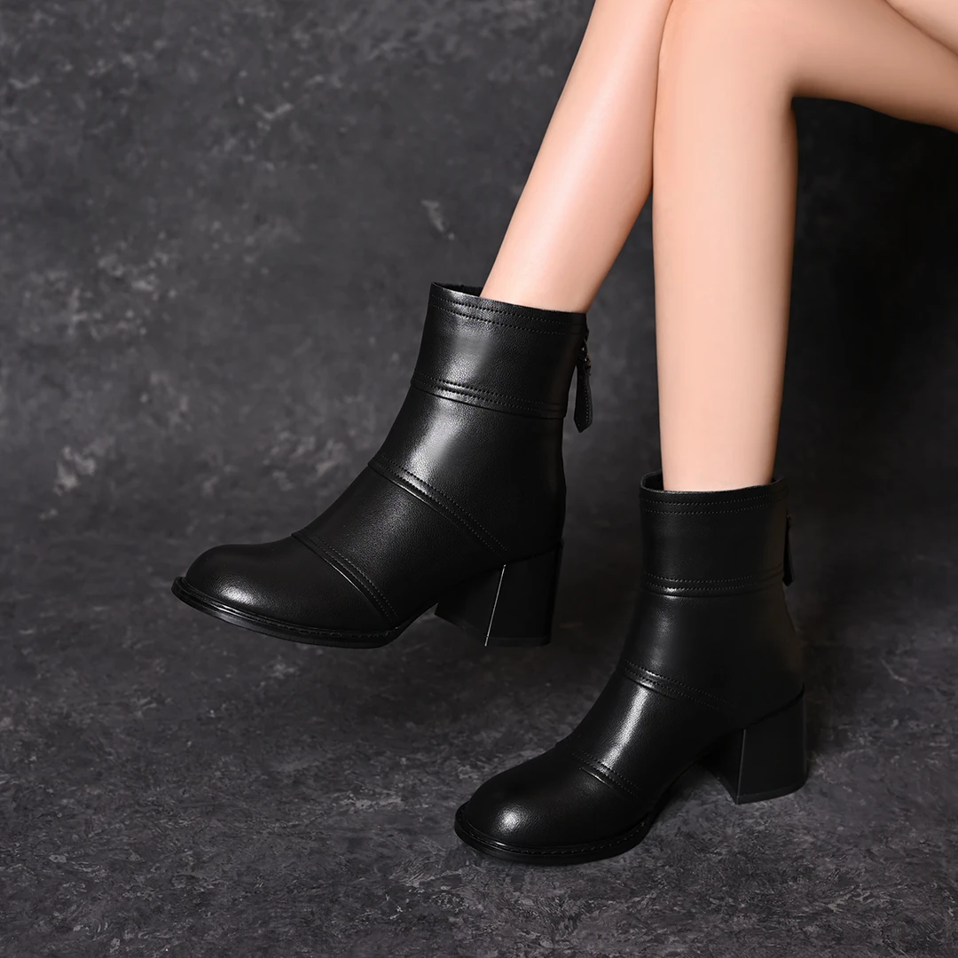 复古粗跟马丁靴女舒适圆头短靴2025新款冬季英伦风高跟时装单靴子