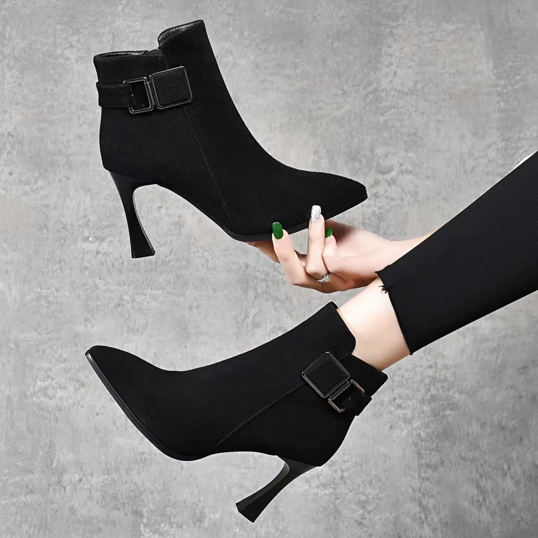 时尚秋冬季新款舒适时尚气质百搭细跟加绒软底软面尖头气质小短靴