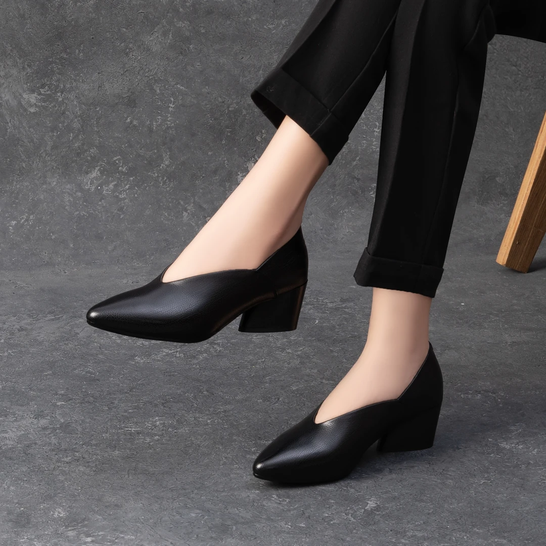 四季鞋尖头女式单鞋洋气粗跟女鞋百搭春秋软底舒适皮鞋LF 202242